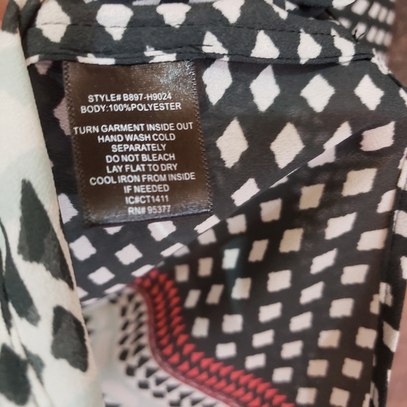 Sanctuary border print cafe tab sleeve blouse - Picture 7 of 8